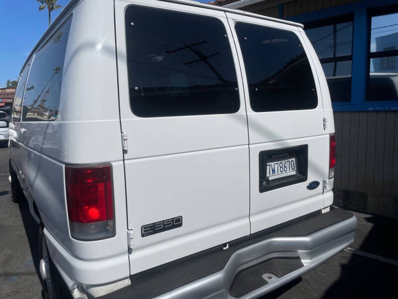 2005 Ford E-Series