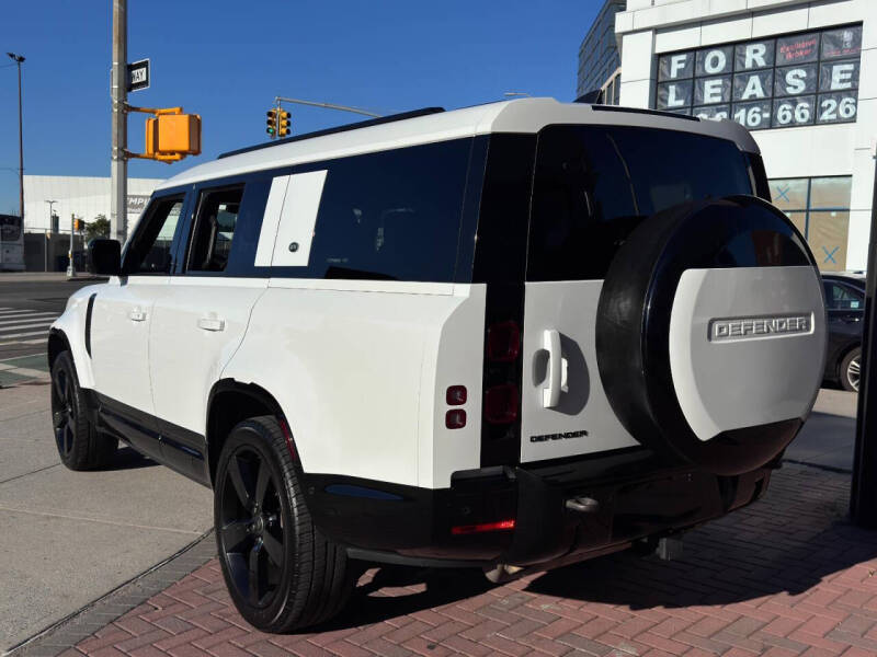 2024 Land Rover Defender 130 P400 X-Dynamic SE