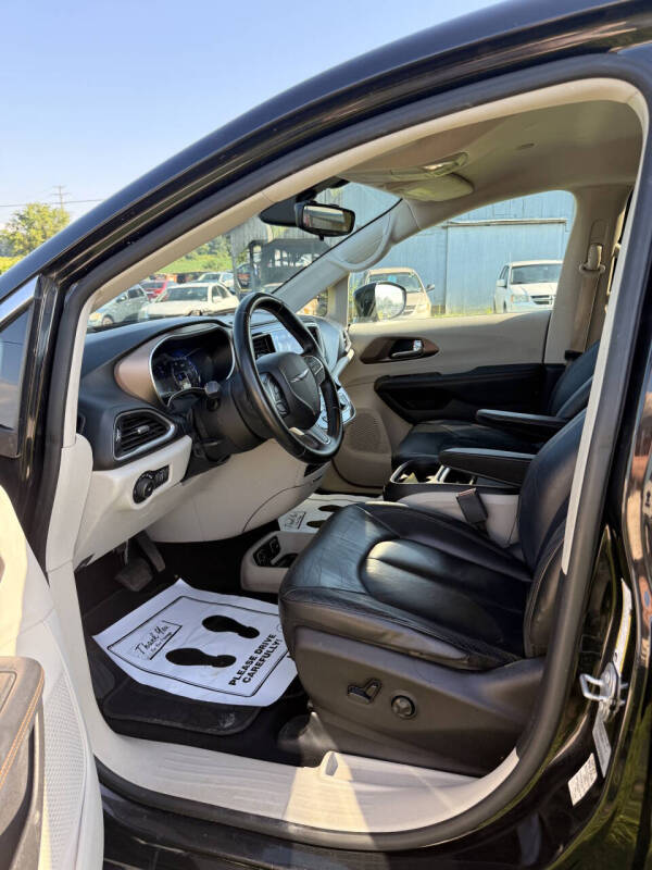 2017 Chrysler Pacifica Touring Plus