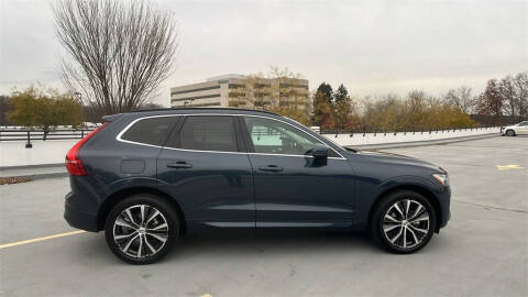 2022 Volvo XC60 B5 Momentum