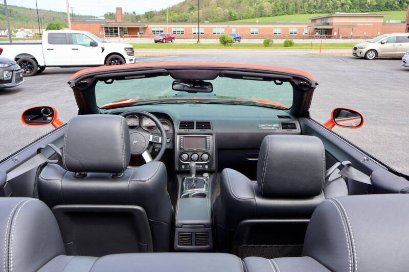 2008 Dodge Challenger SRT8
