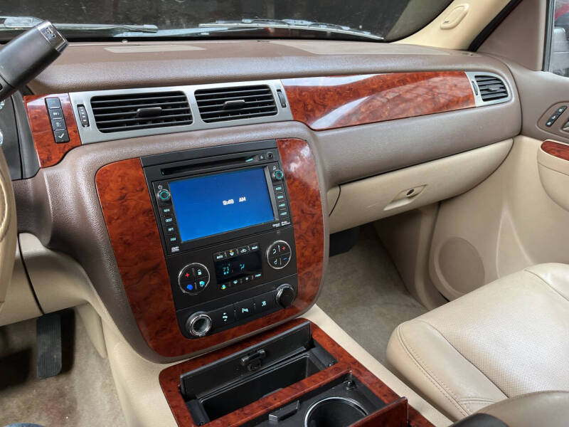 2011 Chevrolet Suburban LTZ