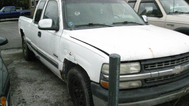 2001 Chevrolet Silverado LS's photo