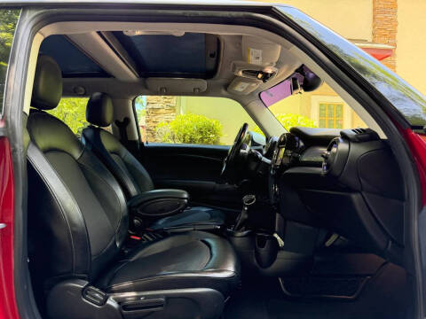 2017 MINI Hardtop 2 Door Cooper