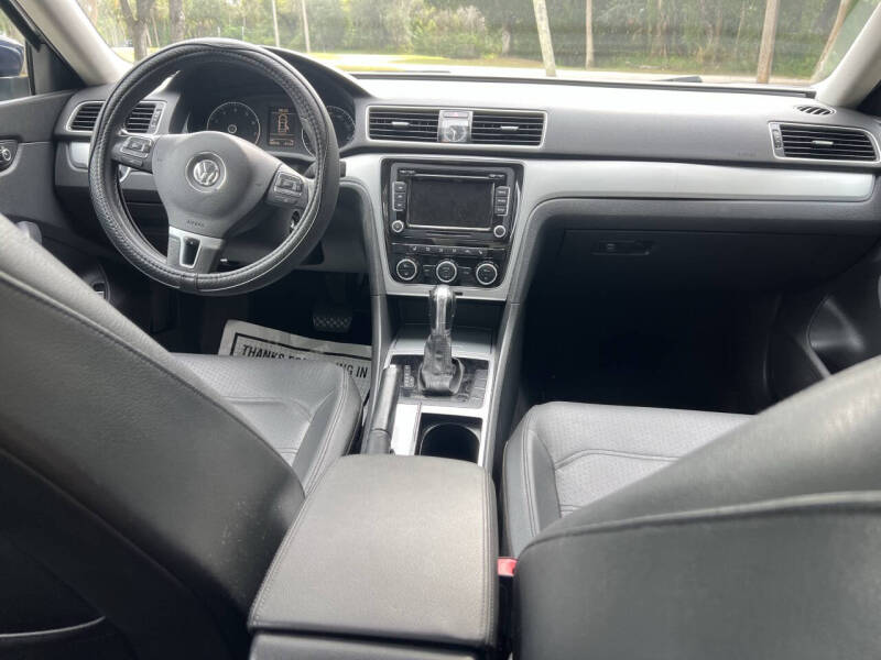 2012 Volkswagen Passat SE PZEV