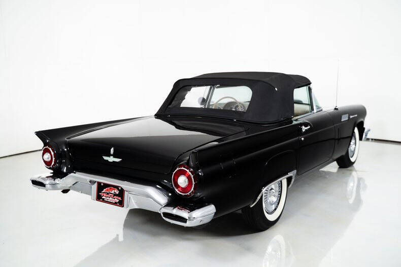 1957 Ford Thunderbird