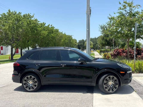2017 Porsche Cayenne Platinum Edition