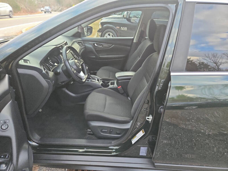 2020 Nissan Rogue SV