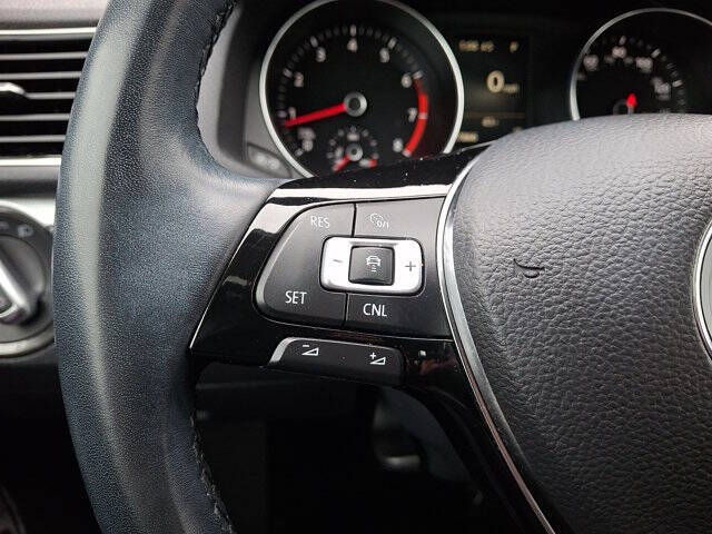 2017 Volkswagen Passat 1.8T SEL Premium