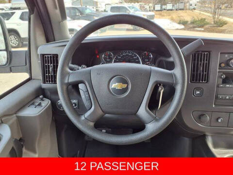 2025 Chevrolet Express LT 3500