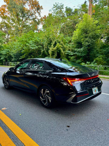 2025 Hyundai Elantra Hybrid Limited