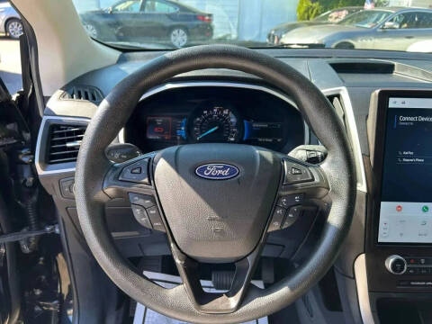 2021 Ford Edge SE