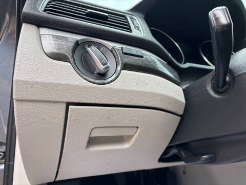 2016 Volkswagen Passat 1.8T SE