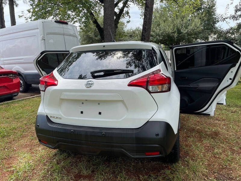 2023 Nissan Kicks SV