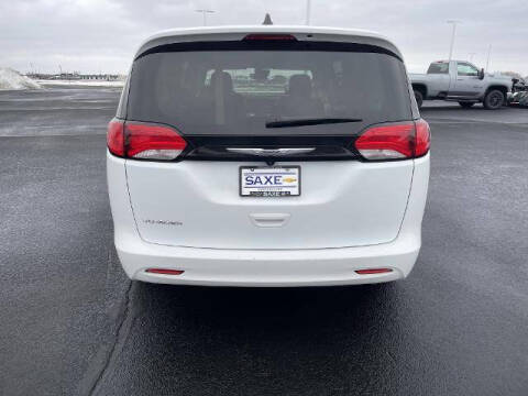 2024 Chrysler Voyager LX