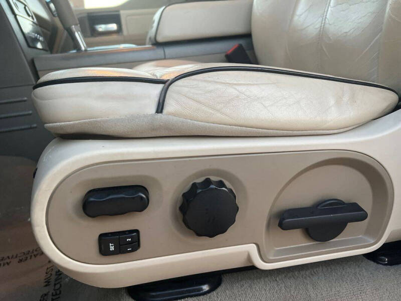 2008 Lincoln Mark LT