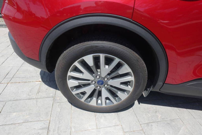 2022 Ford Escape Titanium