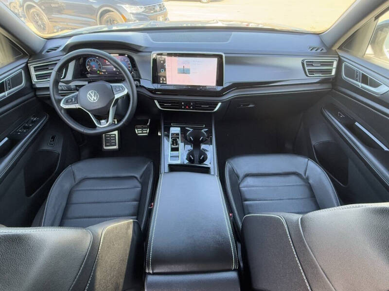 2026 Volkswagen Atlas Cross Sport SEL R-Line Black 4Motion