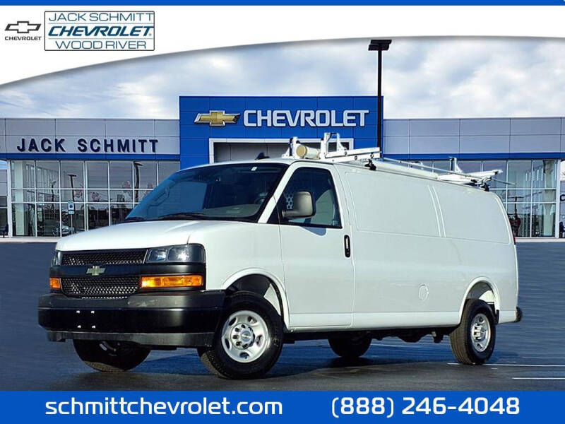 2025 Chevrolet Express Base's photo