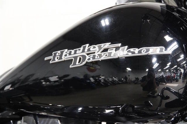2014 Harley-Davidson STREET GLI