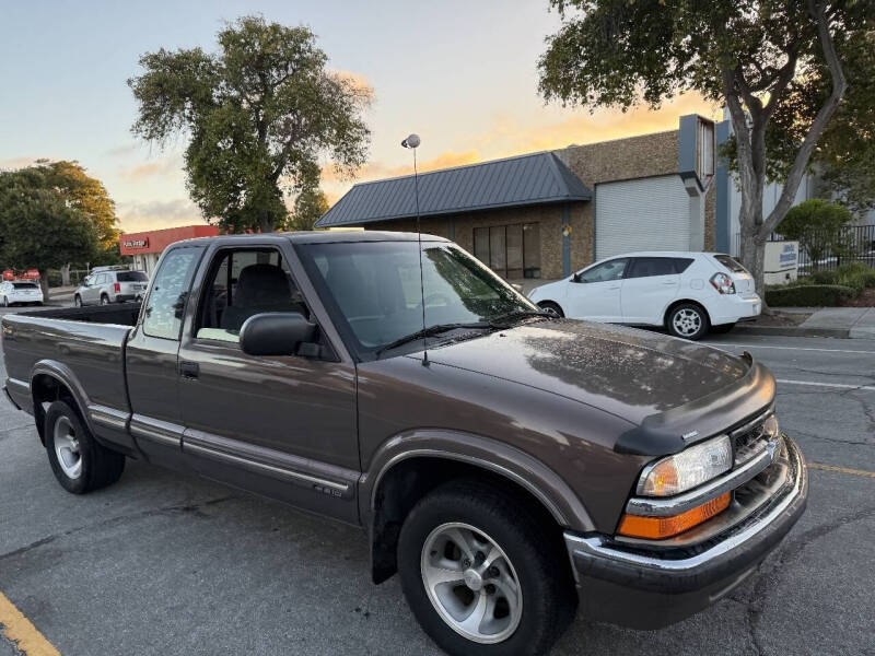 2000 Chevrolet S-10 LS