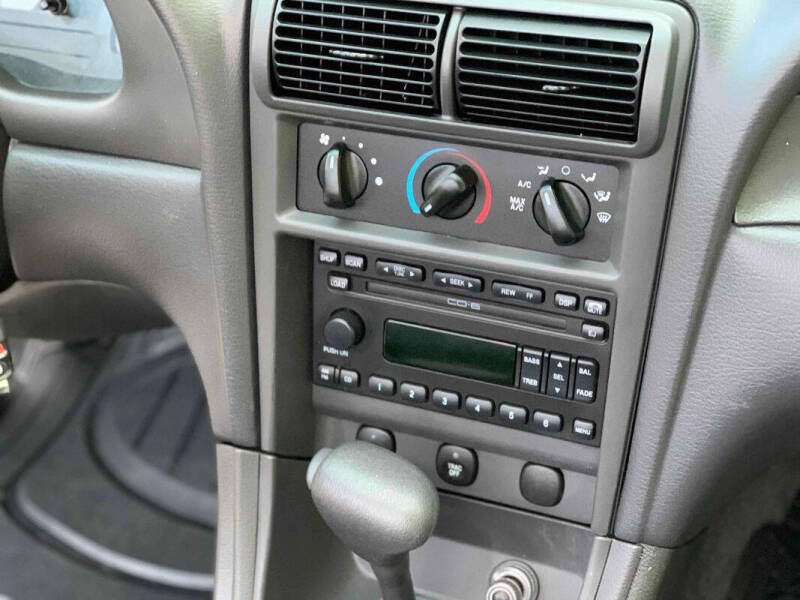 2003 Ford Mustang Premium