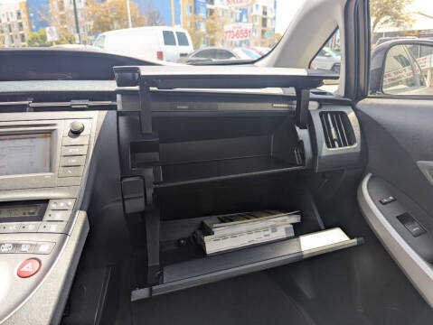 2013 Toyota Prius Plug-in Hybrid