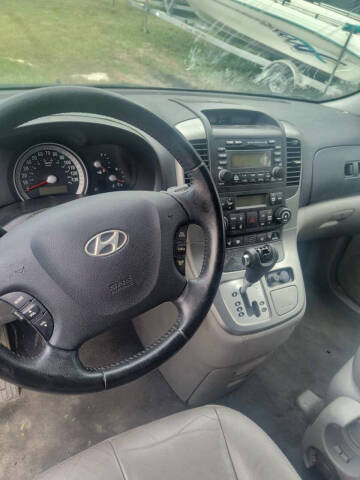 2008 Hyundai Entourage GLS