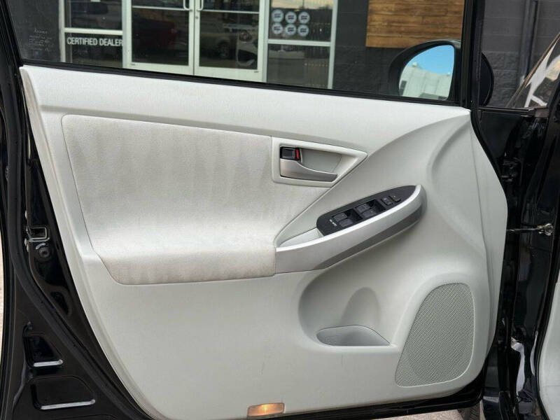 2015 Toyota Prius Three