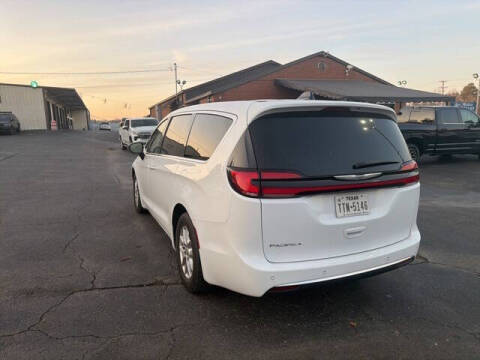 2024 Chrysler Pacifica Touring L