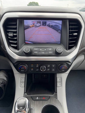 2017 GMC Acadia SLT-1