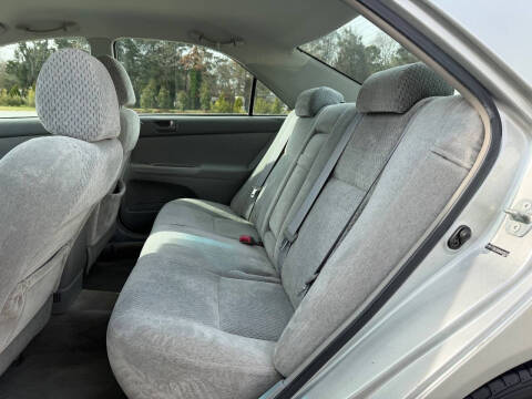 2004 Toyota Camry LE