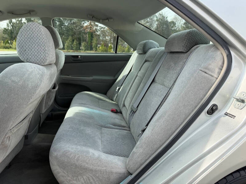 2004 Toyota Camry LE