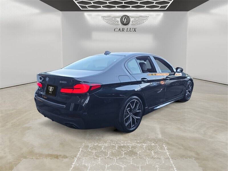 2022 BMW 5 Series 530i