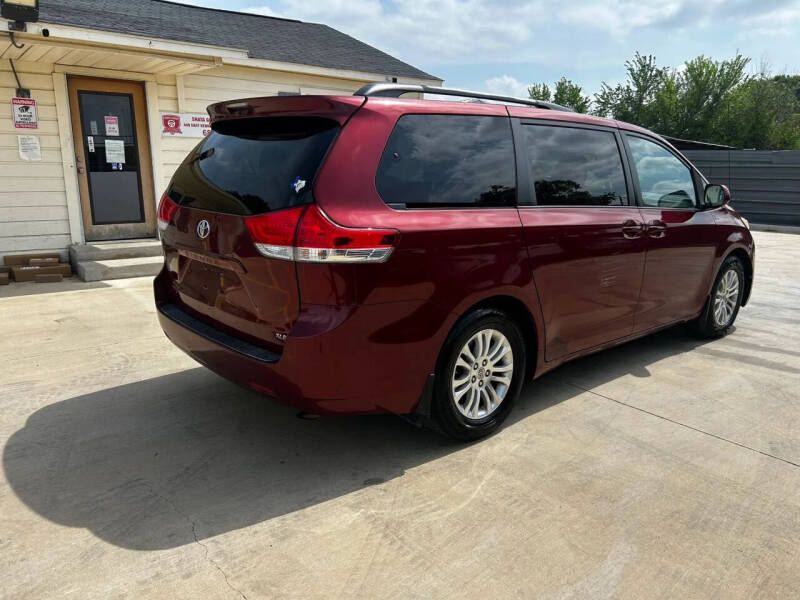 2011 Toyota Sienna