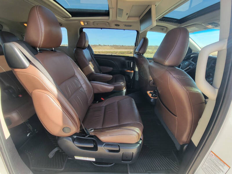 2016 Toyota Sienna Limited Premium 7-Passenger
