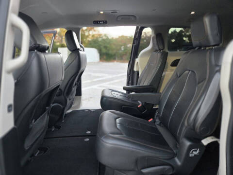 2017 Chrysler Pacifica Touring Plus