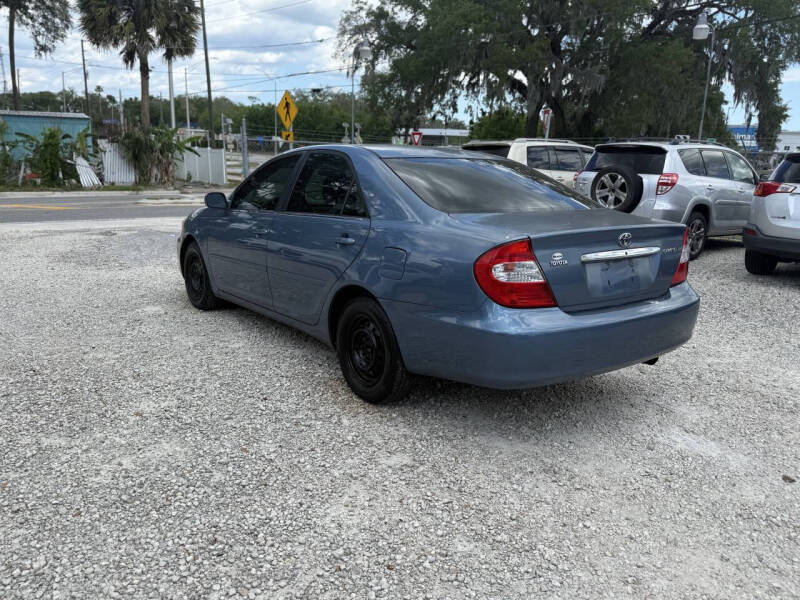 2004 Toyota Camry LE