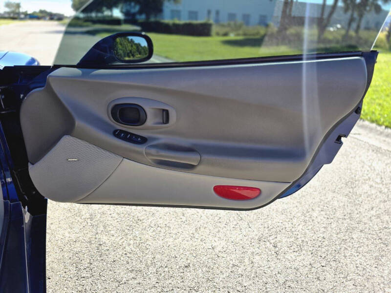 2004 Chevrolet Corvette