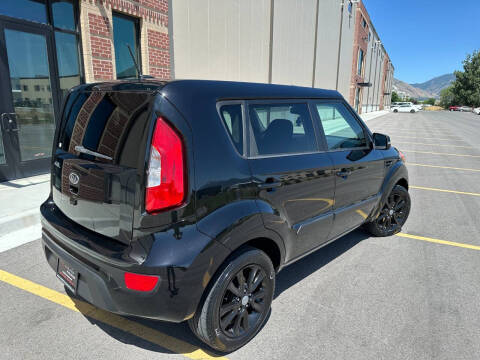 2012 Kia Soul +