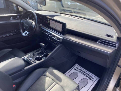 2022 Kia K5 EX