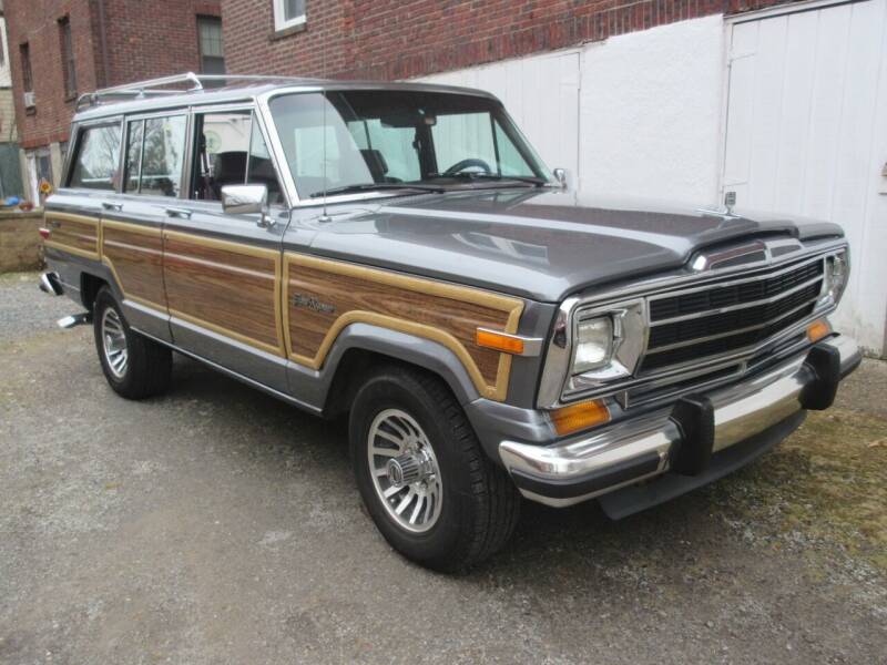 1991 Jeep Grand Wagoneer for sale at Island Classics & Customs Internet Sales in Staten Island NY