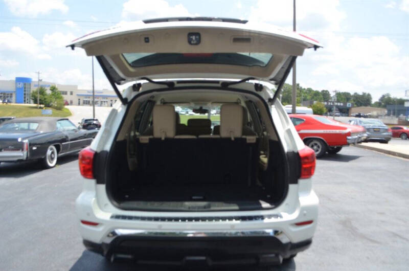 2020 Nissan Pathfinder SL