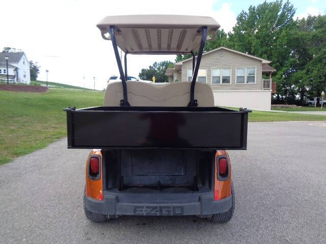 2017 E-Z-GO RXV
