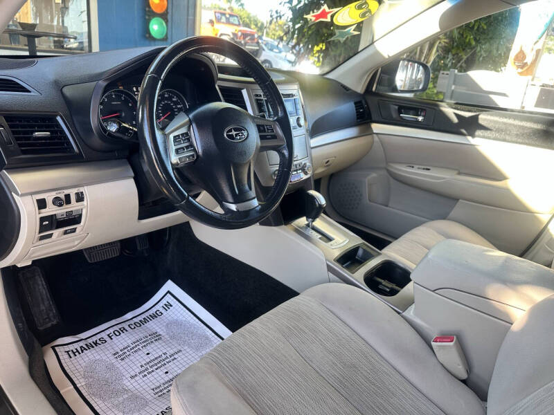 2013 Subaru Outback 2.5i Premium