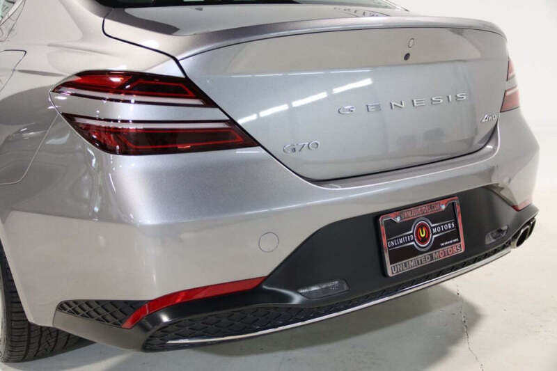 2023 Genesis G70