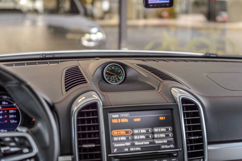 2016 Porsche Cayenne GTS