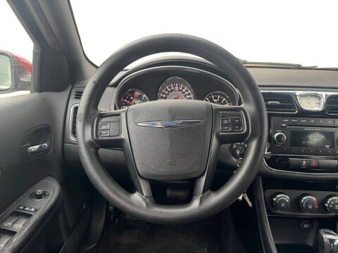 2013 Chrysler 200 LX