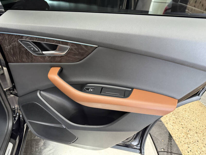 2019 Audi Q8 quattro Premium Plus 55 TFSI