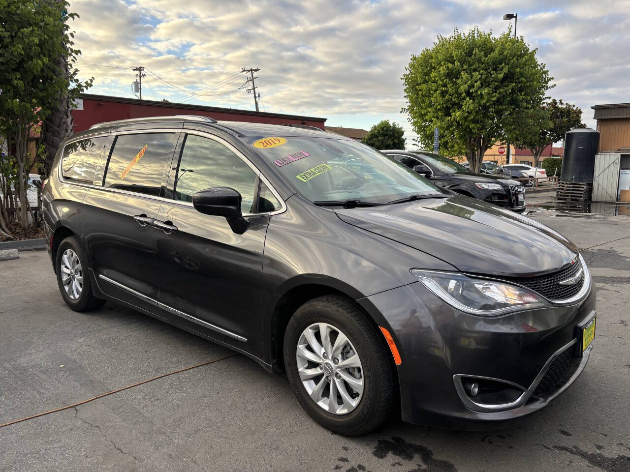 Gray 2019 Chrysler Pacifica Touring L Touring L 4dr Mini-Van 2
